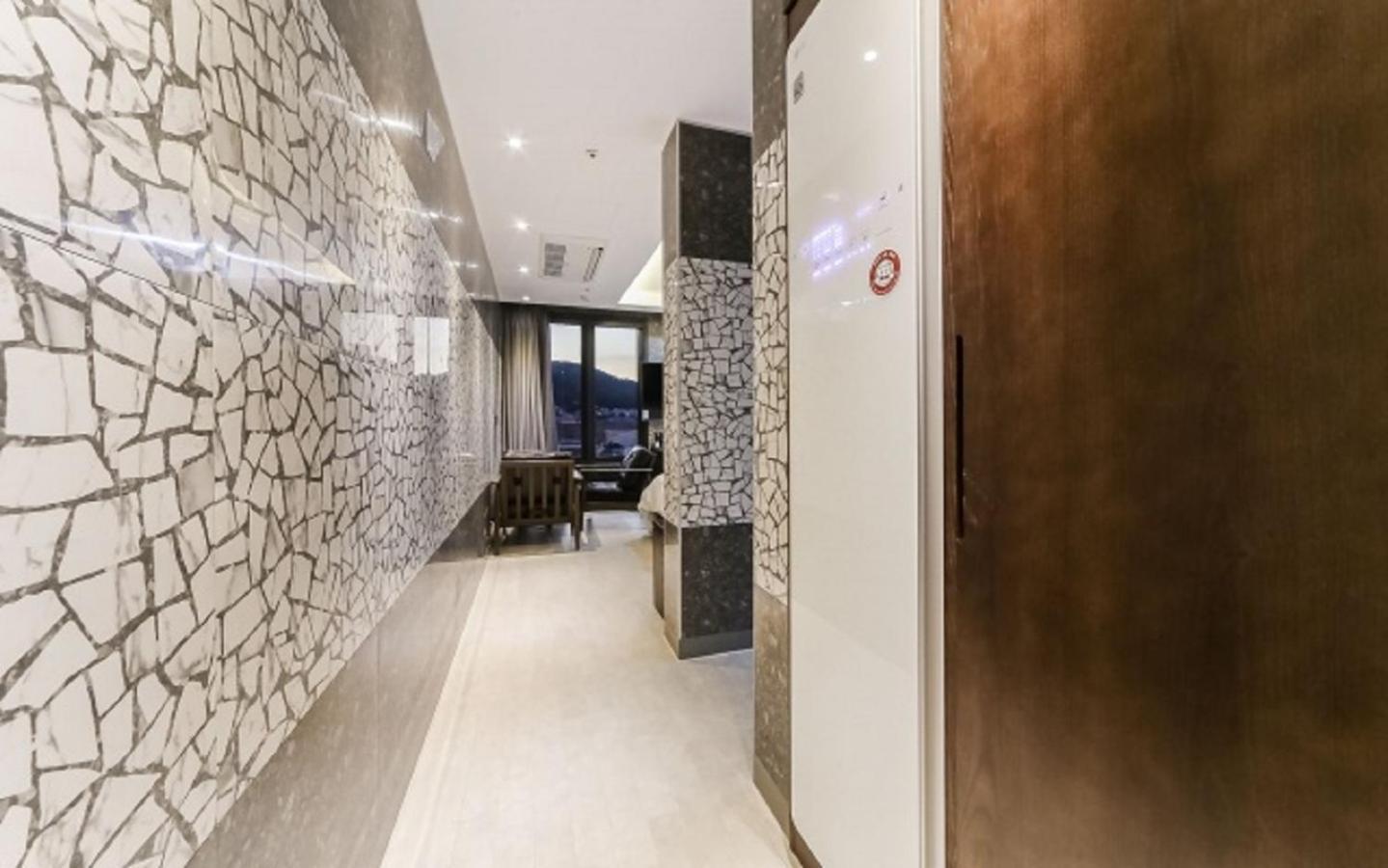 Hotel Yuna Business Busan Exterior photo